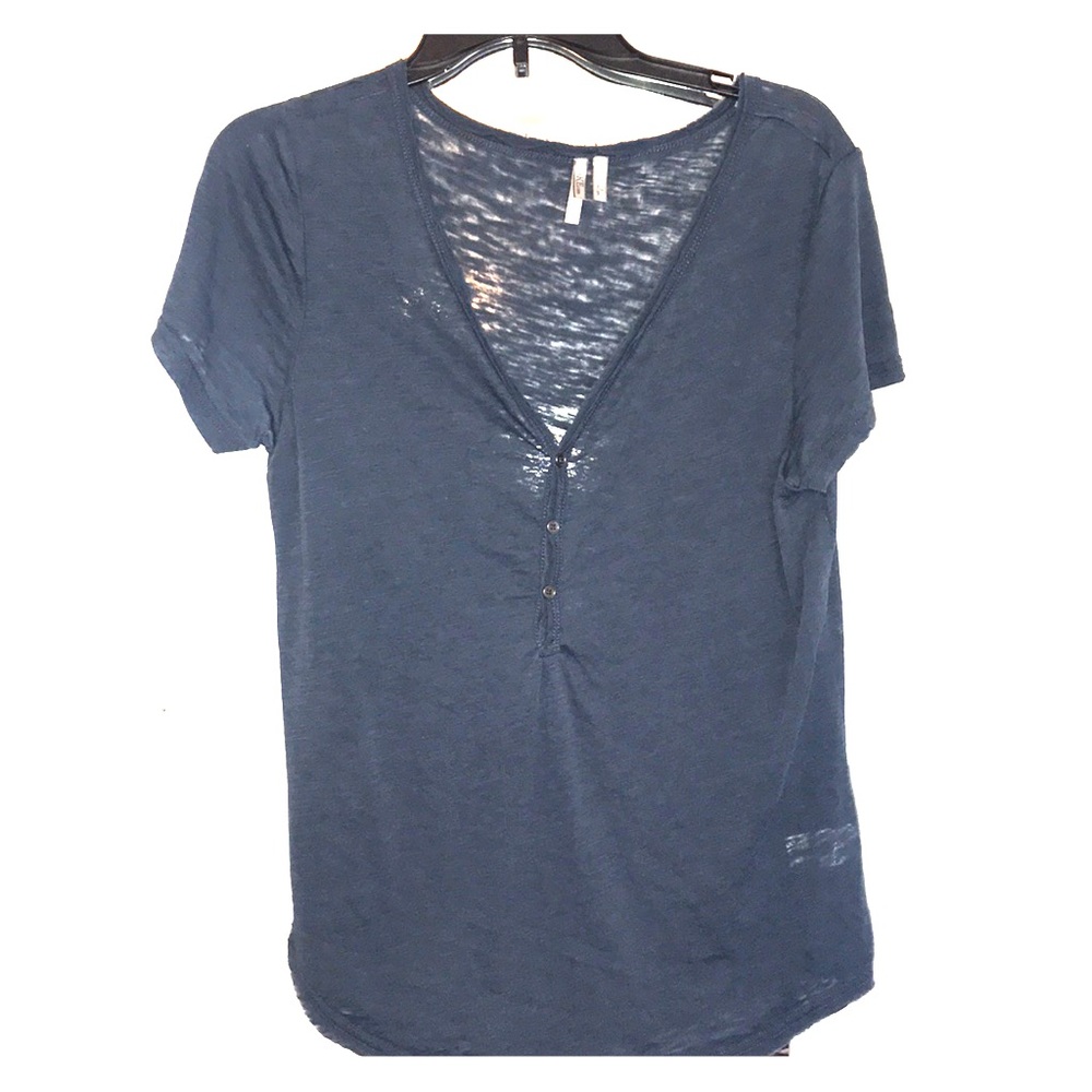 Navy blue top from buckle